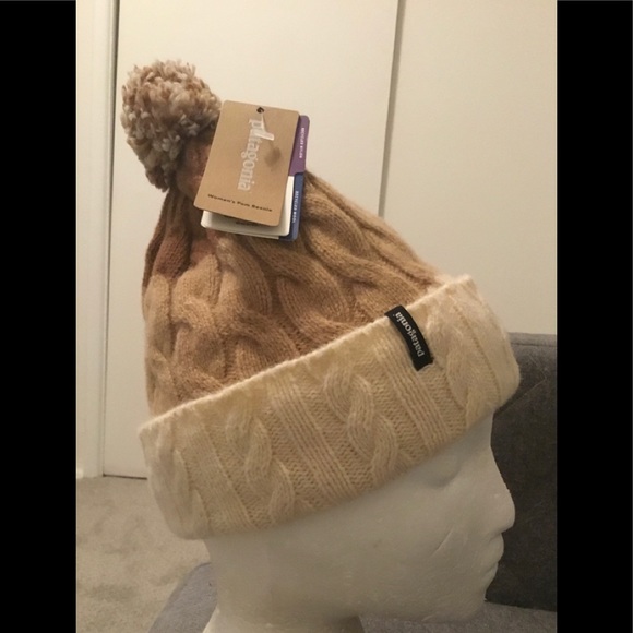 Patagonia Accessories - NEW PATAGONIA WOMENS WOOL BLEND POM BEANIE